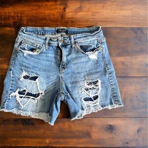 Judy Blue Distressed Denim Shorts Size L NWOT